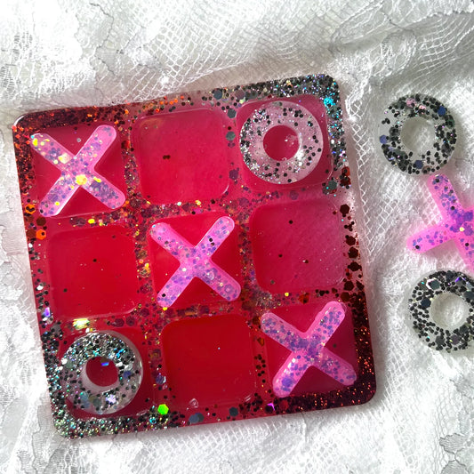 Red Tic Tac Toe Set (Glow in the Dark)